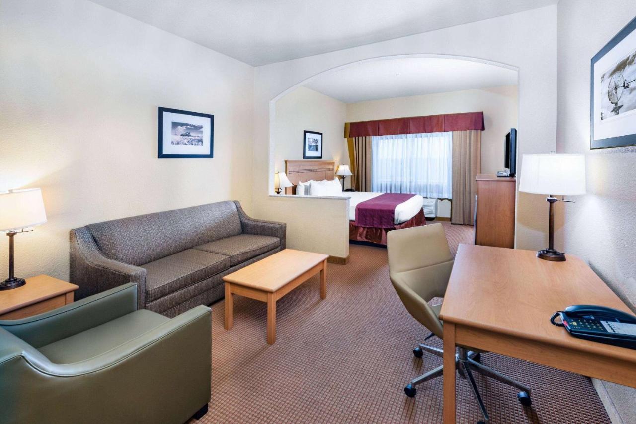 Baymont By Wyndham Cuero Hotel Buitenkant foto