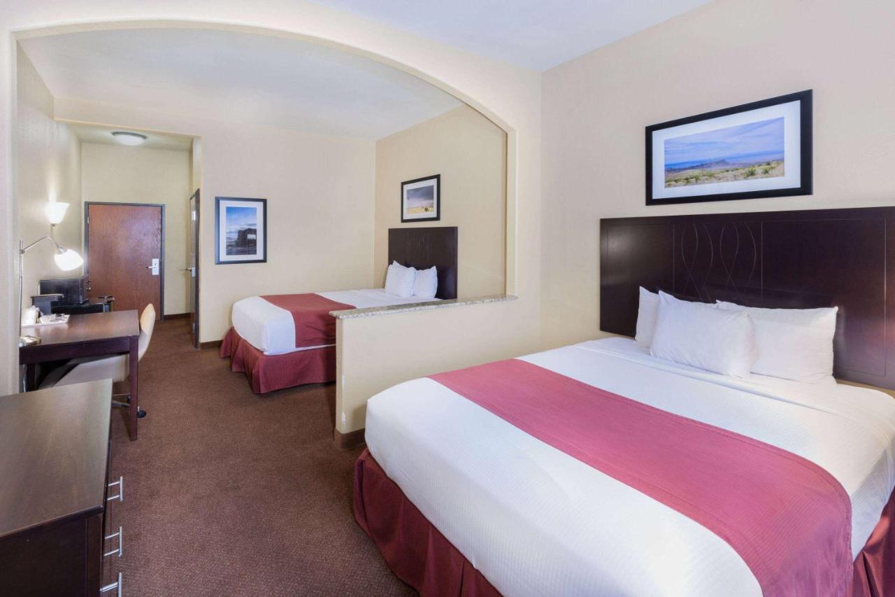 Baymont By Wyndham Cuero Hotel Buitenkant foto