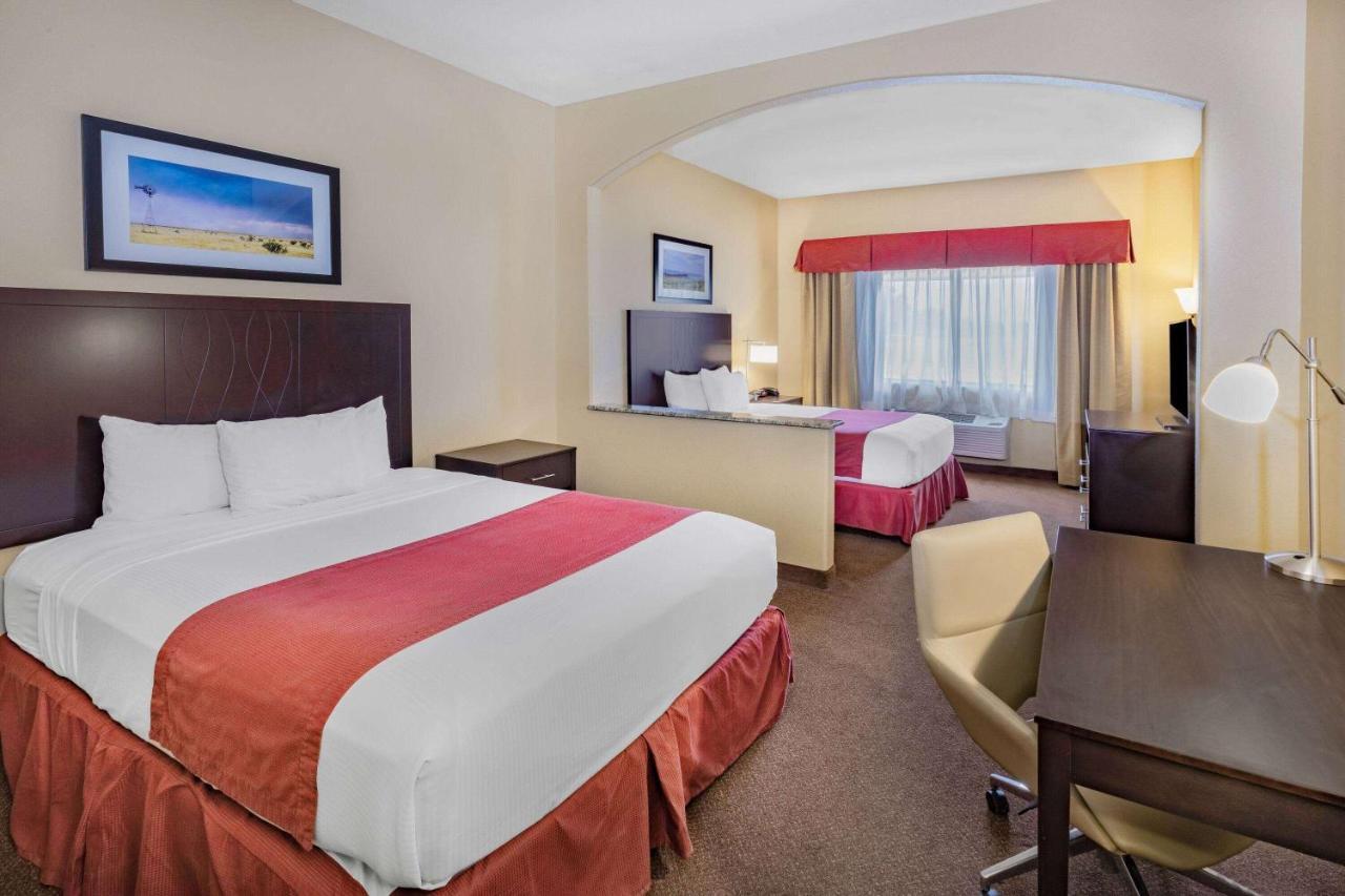 Baymont By Wyndham Cuero Hotel Buitenkant foto