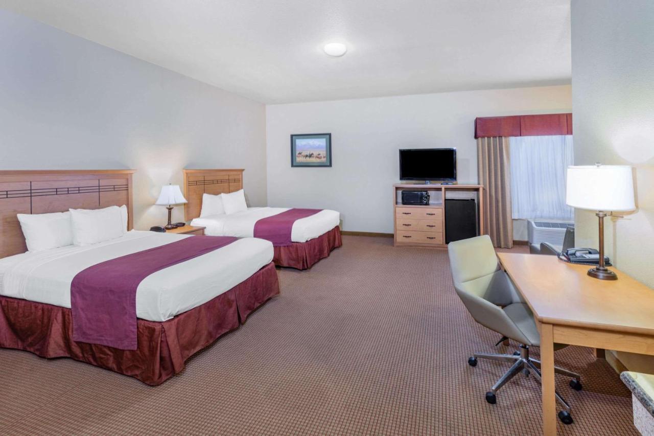 Baymont By Wyndham Cuero Hotel Buitenkant foto