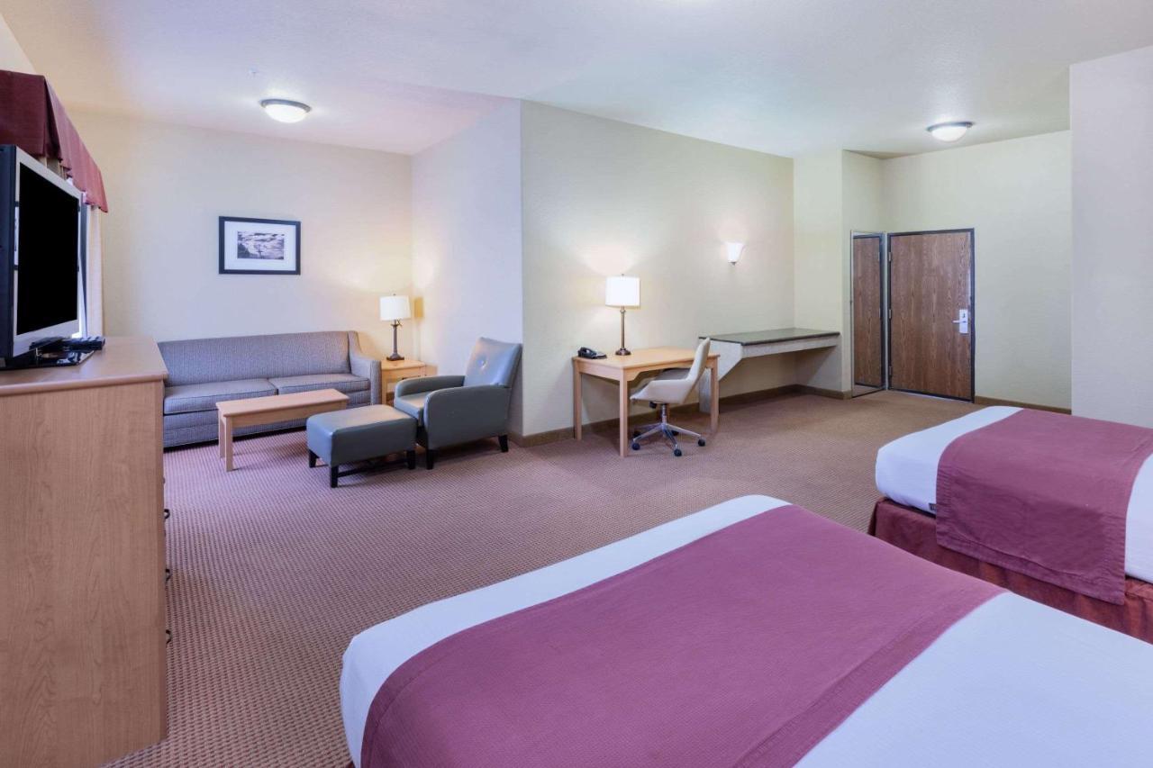 Baymont By Wyndham Cuero Hotel Buitenkant foto